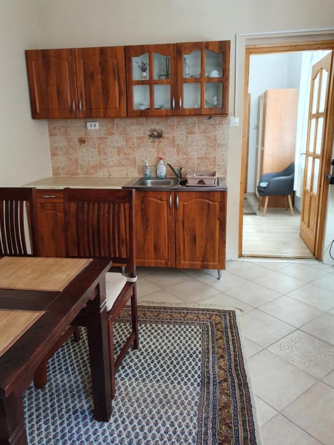 Almagyar Vendeghaz Hotell Eger Rom bilde